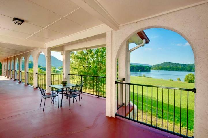 Elder Mountain Room At Tennessee Riverplace 查塔努加 外观 照片